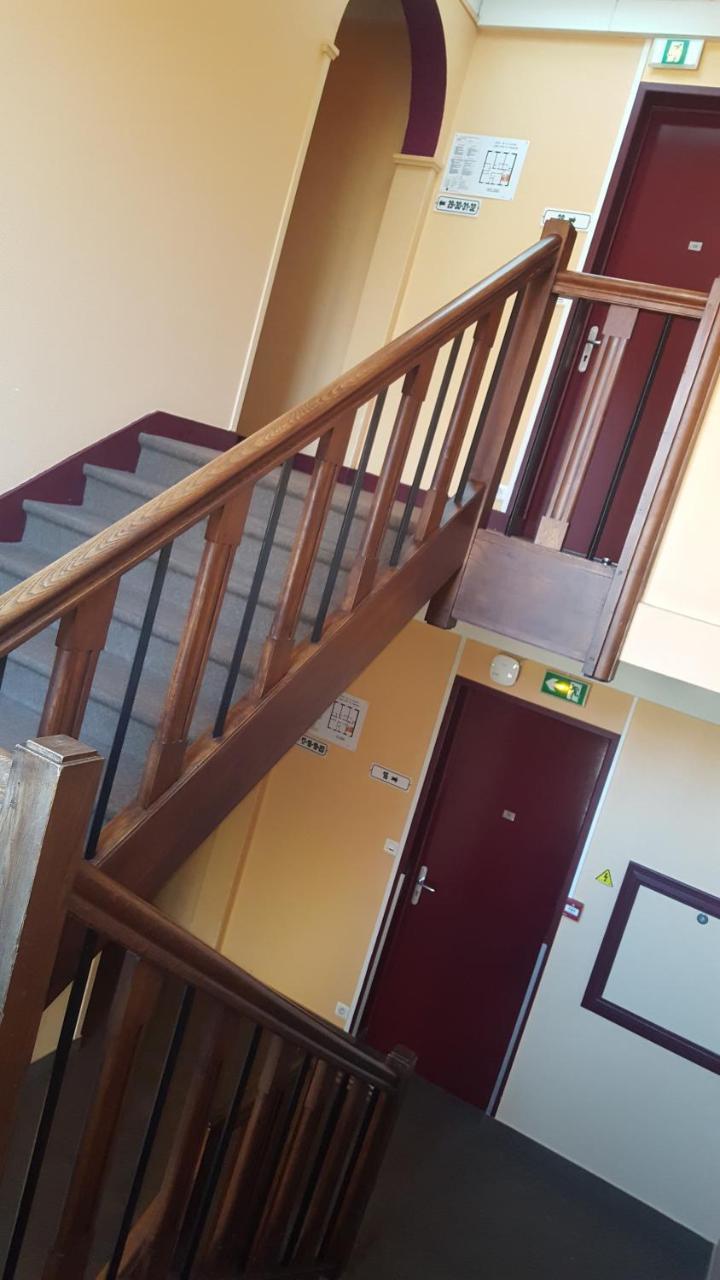 Hotel De La Cloche Sp Reims Eksteriør billede