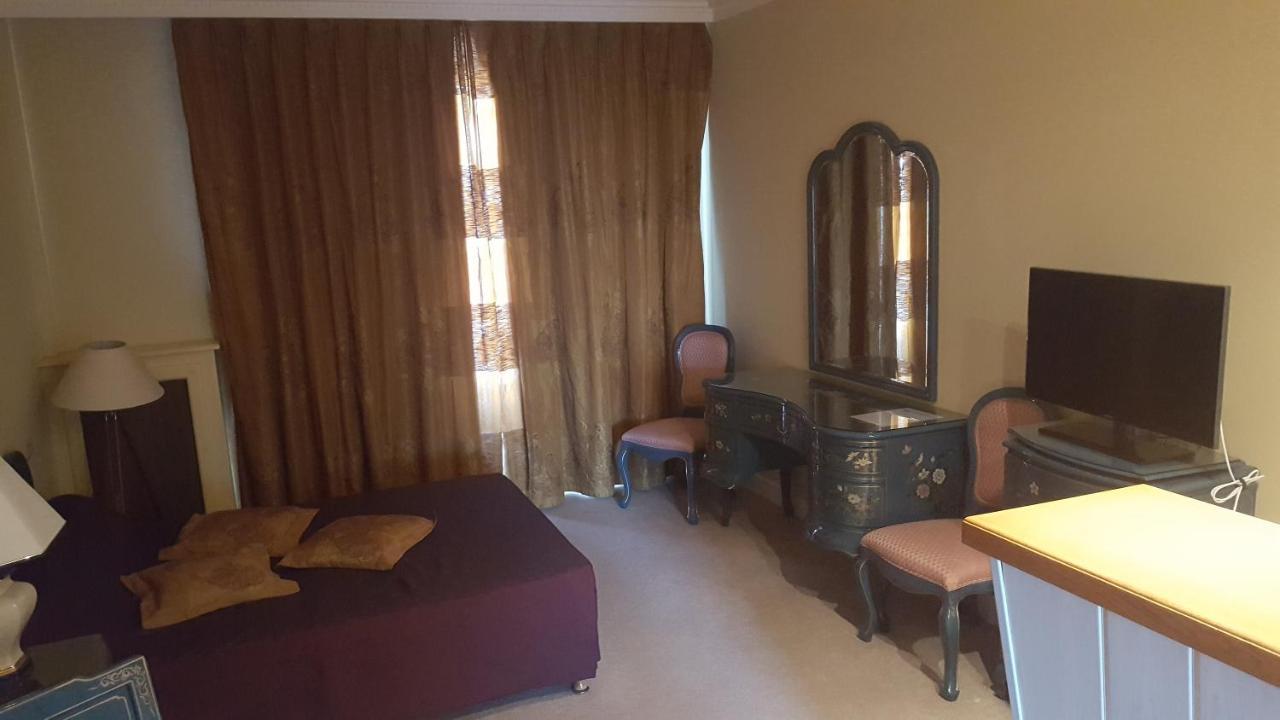 Hotel De La Cloche Sp Reims Eksteriør billede