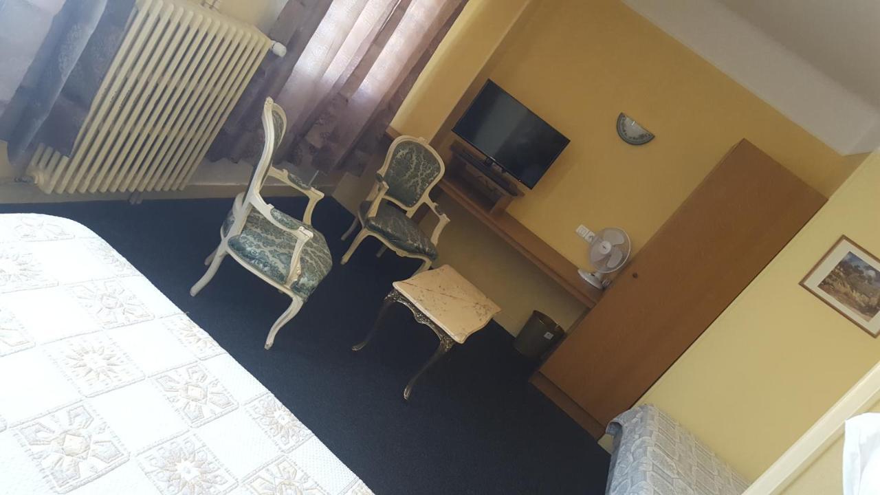 Hotel De La Cloche Sp Reims Eksteriør billede