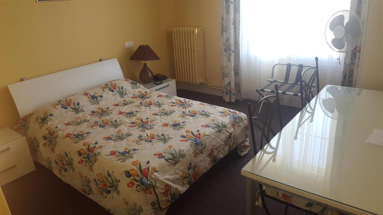 Hotel De La Cloche Sp Reims Eksteriør billede