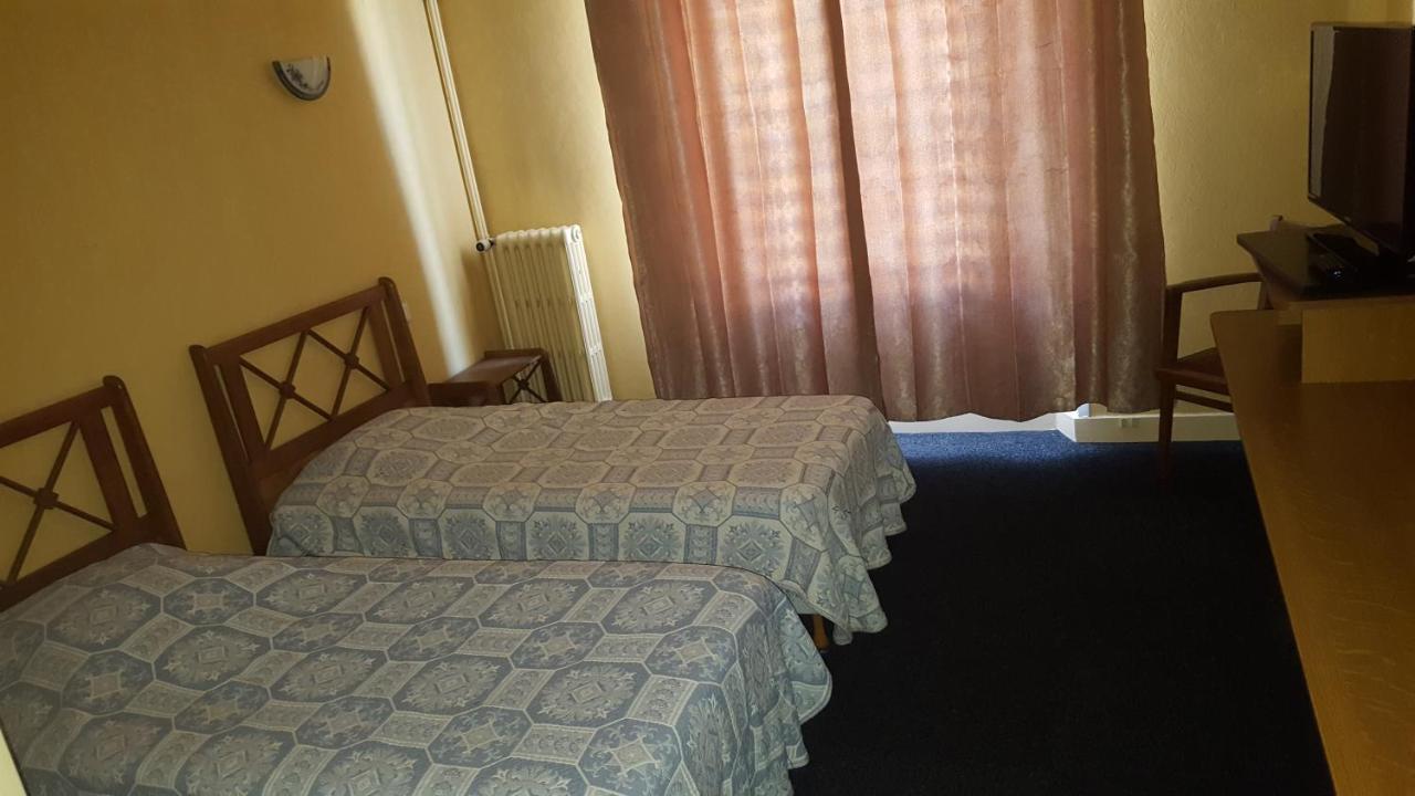 Hotel De La Cloche Sp Reims Eksteriør billede