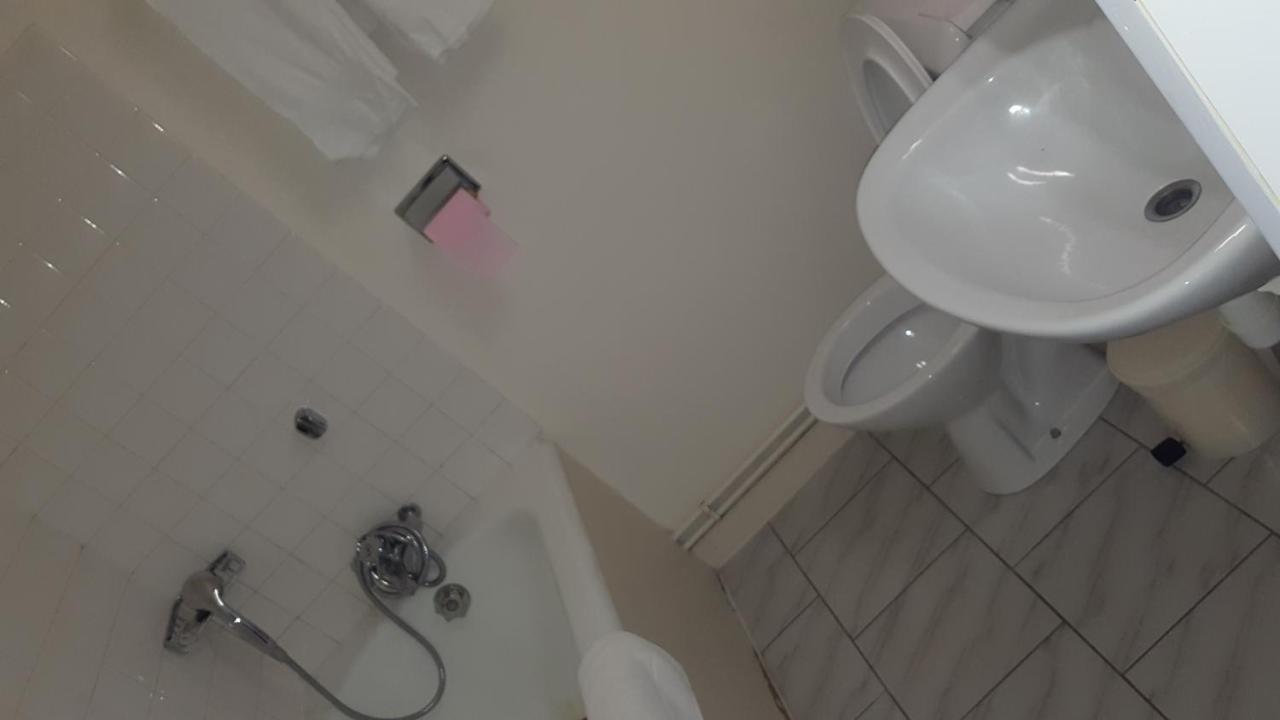 Hotel De La Cloche Sp Reims Eksteriør billede