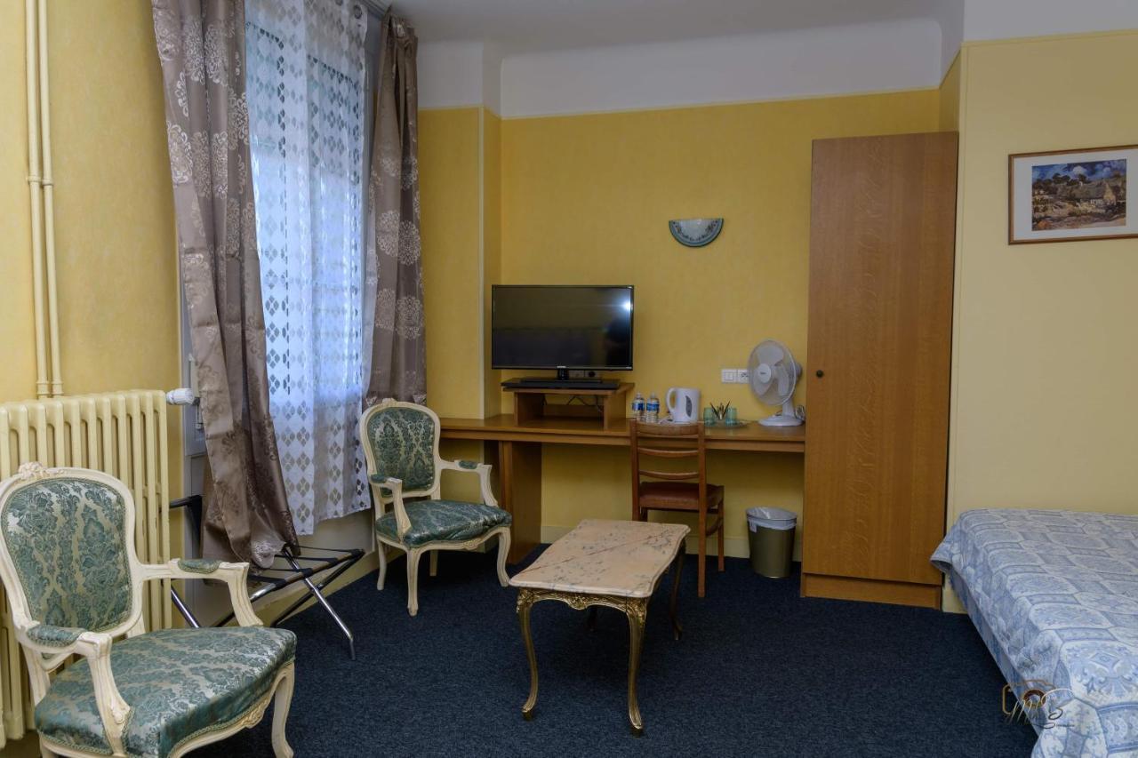 Hotel De La Cloche Sp Reims Eksteriør billede
